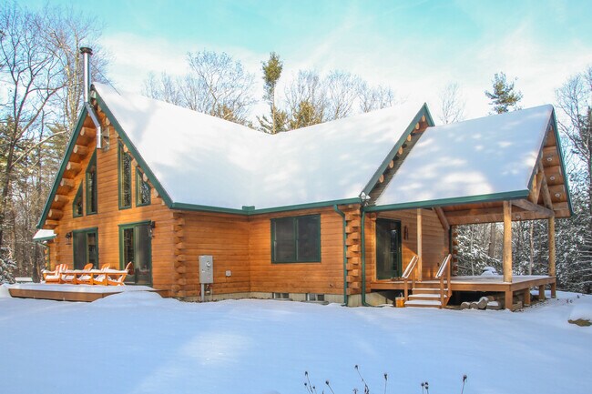 Building Photo - 320 Lakeshore Dr