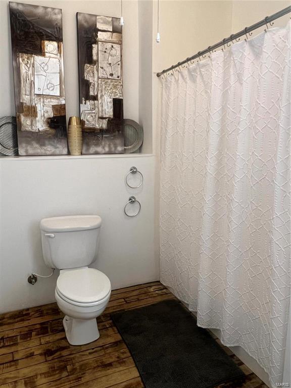 Tub Shower Combination - 1709 Washington Ave