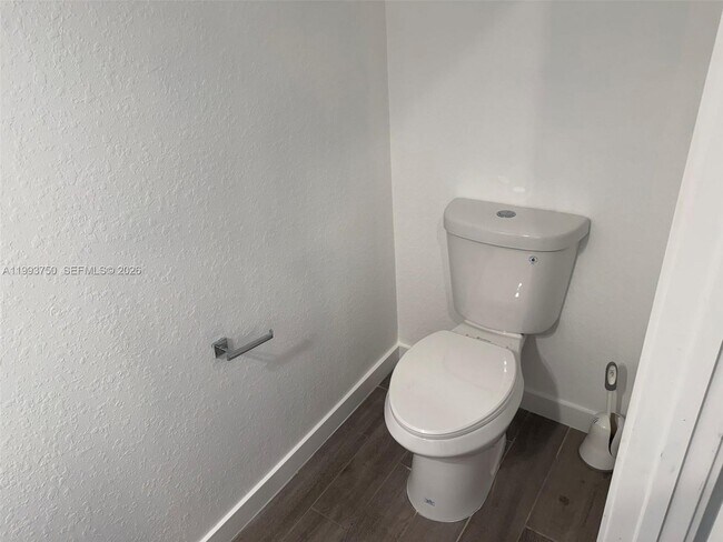 Building Photo - 8694 Via Mar Rosso