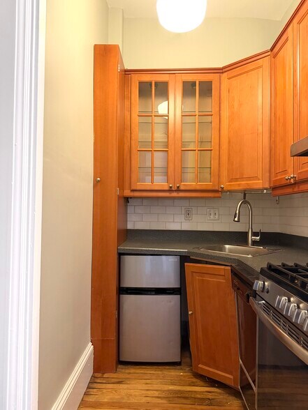 Building Photo - 2220 20th St NW