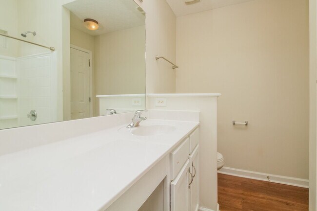 Building Photo - 1015 Mallory Ln