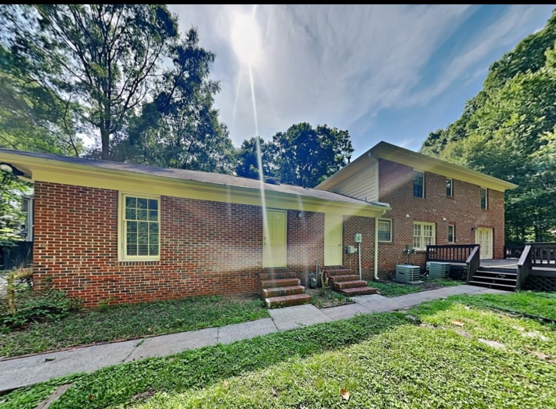 Building Photo - 601 Flagstop Ct