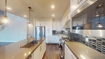 Building Photo - 44819 S Grimmer Blvd