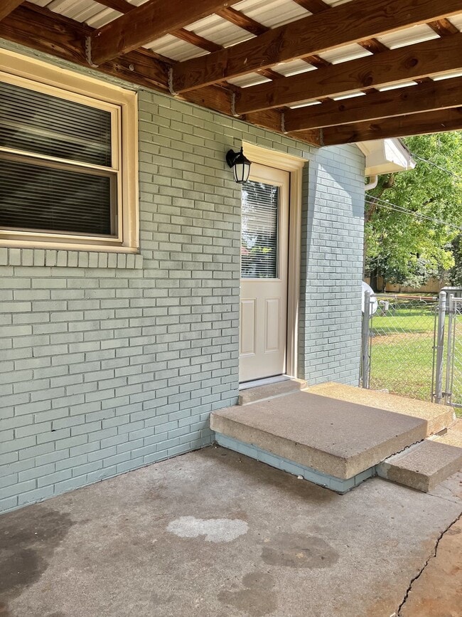Building Photo - 206 Orleans Dr