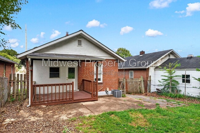 Building Photo - 1365 Louisville Ave