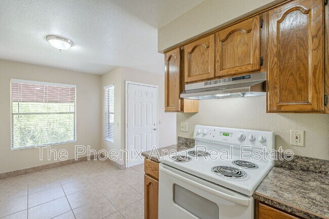 Building Photo - 16657 E Gunsight Dr