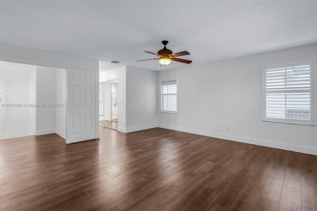 Building Photo - 2716 SW 180th Ave