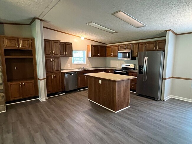 Building Photo - Cedar Lane