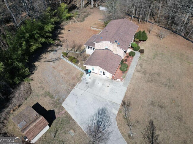 Building Photo - 2220 Sunny Hill Rd