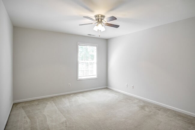 Building Photo - 2103 Templeton Gap Dr