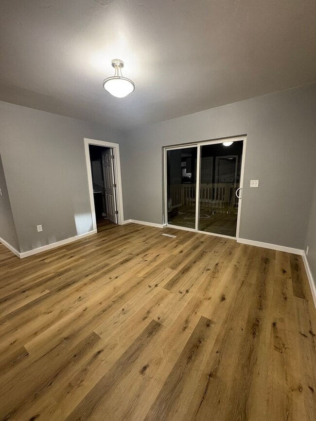 Building Photo - 315-317 Smith