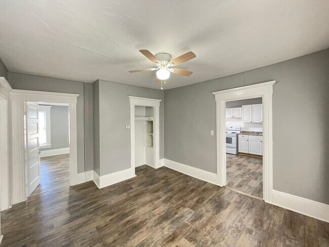 Building Photo - 421 Spruce St