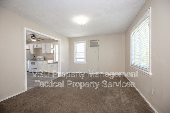 Building Photo - 374 E 232nd St