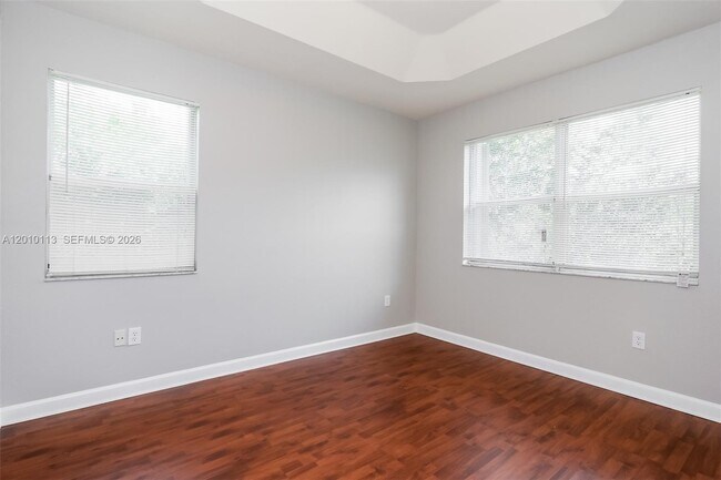 Building Photo - 1495 NE 33rd Ave