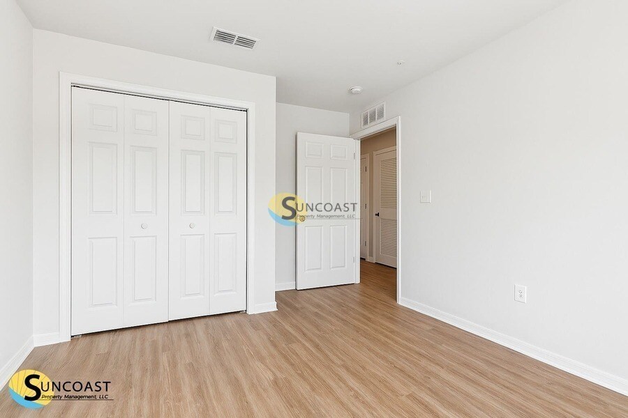 Building Photo - 7649 Mailes Ct