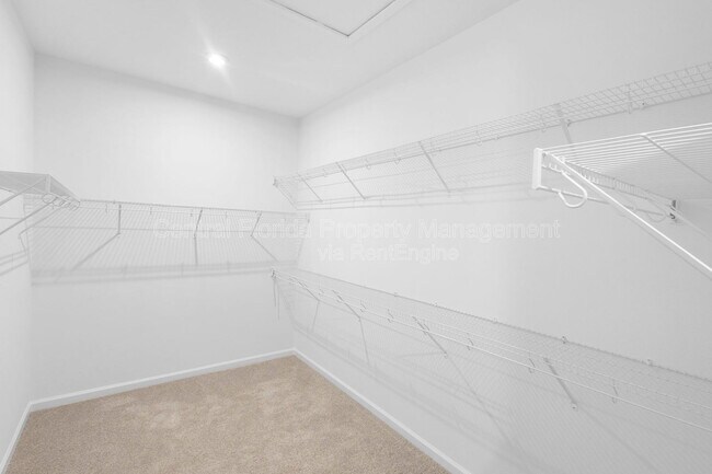 Building Photo - 13053 Pergola Ave