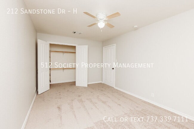 Building Photo - 212 Sandstone Dr