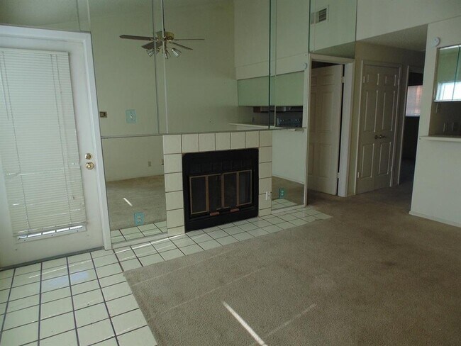 Primary Photo - 807 W 25th St