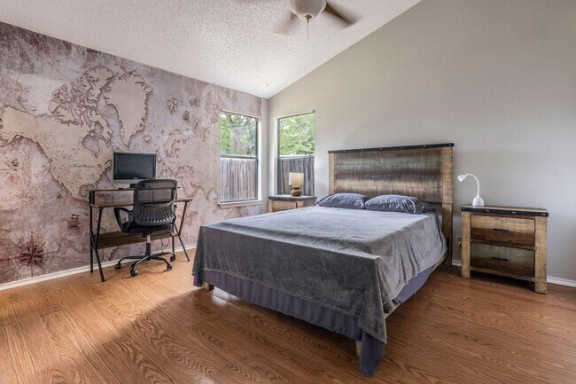 Building Photo - RENOVATED 3-BEDROOM IN NORTHWEST CROSSING
