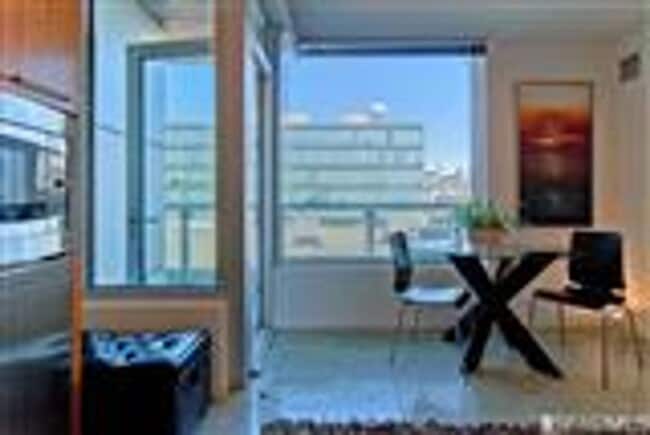 Building Photo - Stylish Bright Studio at The Cubix!