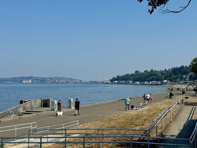Building Photo - West Seattle ~ Alki Beach Home