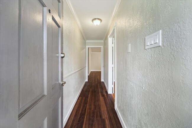Building Photo - 7731 Schneider