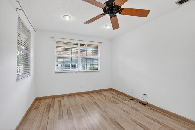 Building Photo - 6671 Via Regina