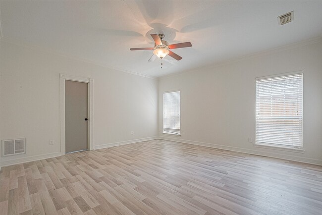 Building Photo - 1015 Sugar Lakes Dr
