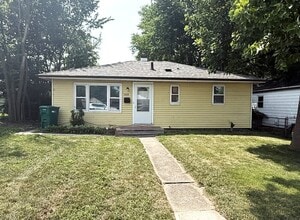 Building Photo - Three bedroom in Mishawaka