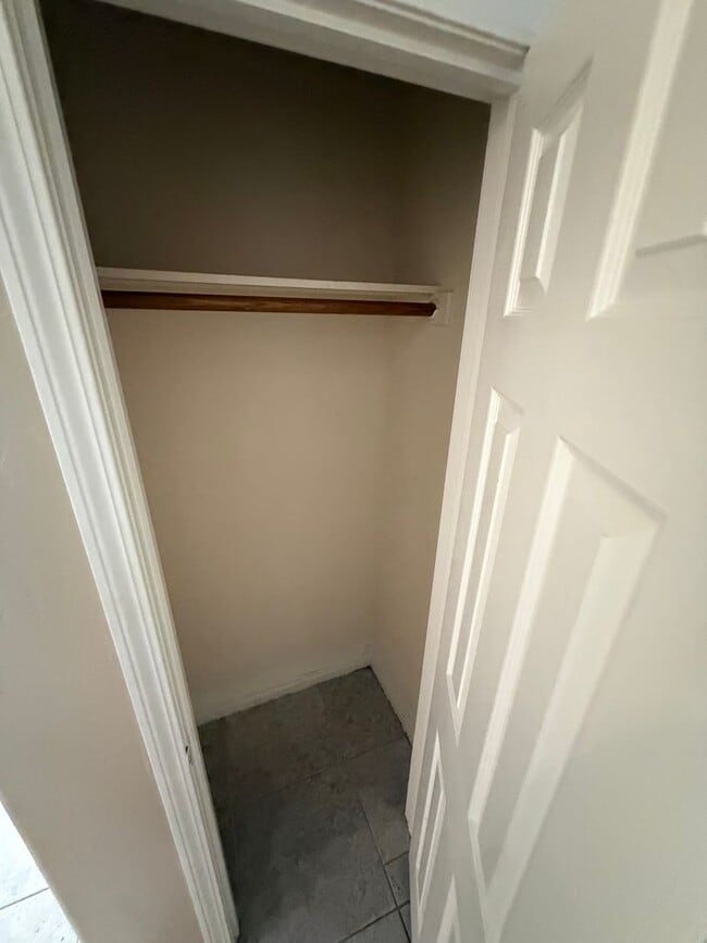 Building Photo - Elegant 3-Bedroom Home in Seven Oaks