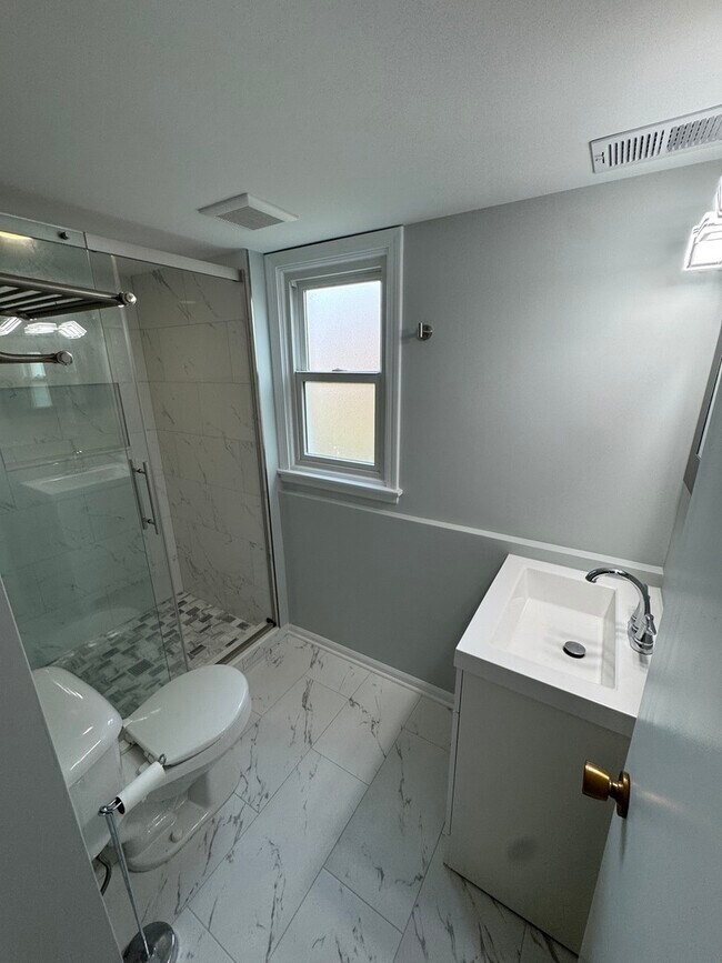 Building Photo - 1705 Central Ave