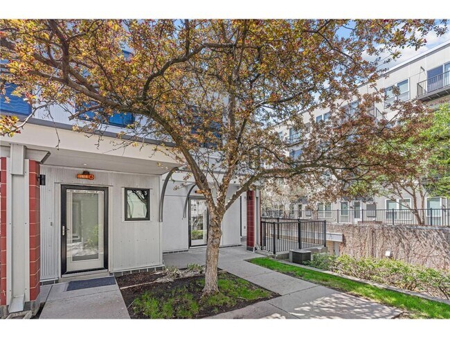 Building Photo - 2818 Aldrich Ave S