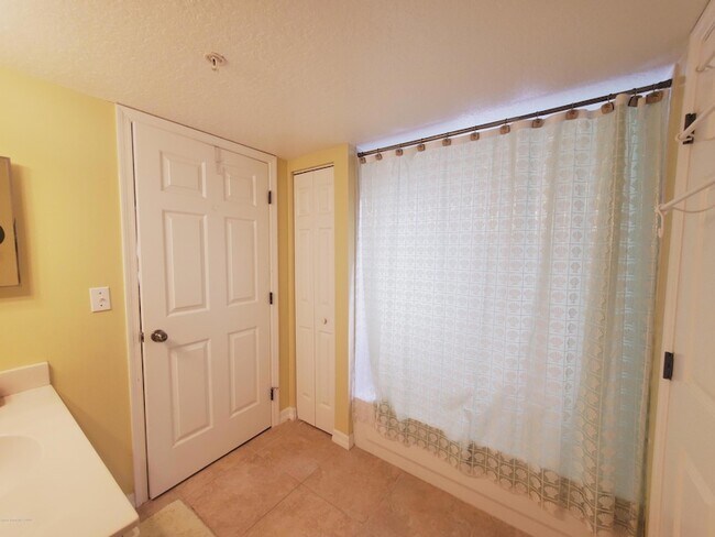 Building Photo - 3740 Ocean Beach Blvd