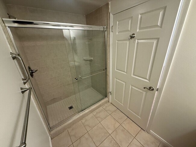 Building Photo - 4609 Kester Ave