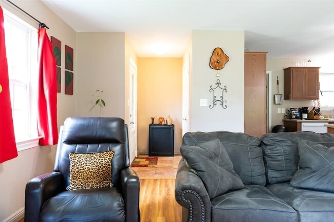 Building Photo - 1019 Pine St