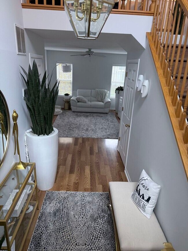 Building Photo - 2727 Borkshire Ln