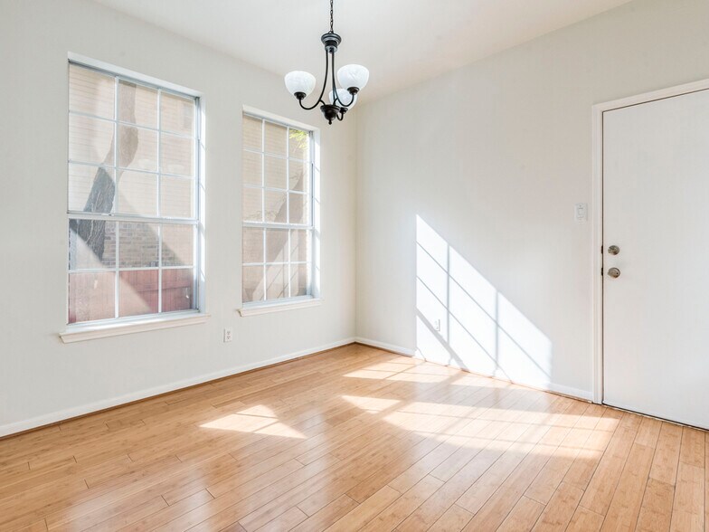 Building Photo - 6911 Gentle Oak Dr