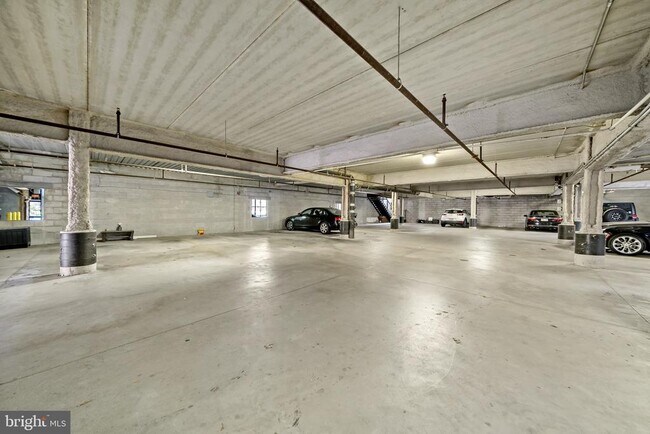 Building Photo - 1247 E Columbia Ave