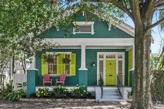 Building Photo - 2bedroom Craftsman cottage with driveway