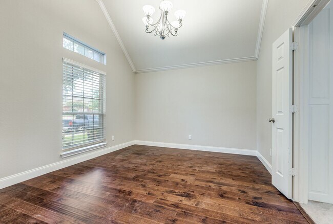 Building Photo - 8708 Falcon View Dr