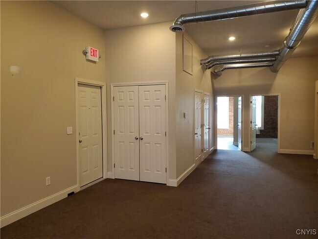 Building Photo - 813 S Salina St