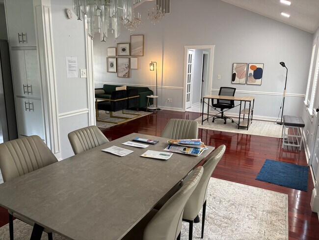 Building Photo - Room in Single Family Home on Greg Dr SW