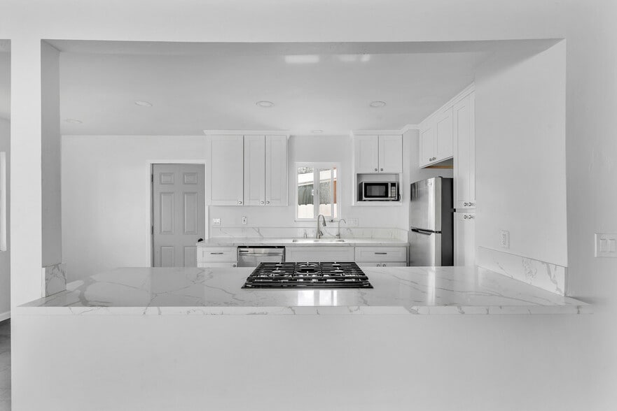 Building Photo - 1222 Willowside Ter