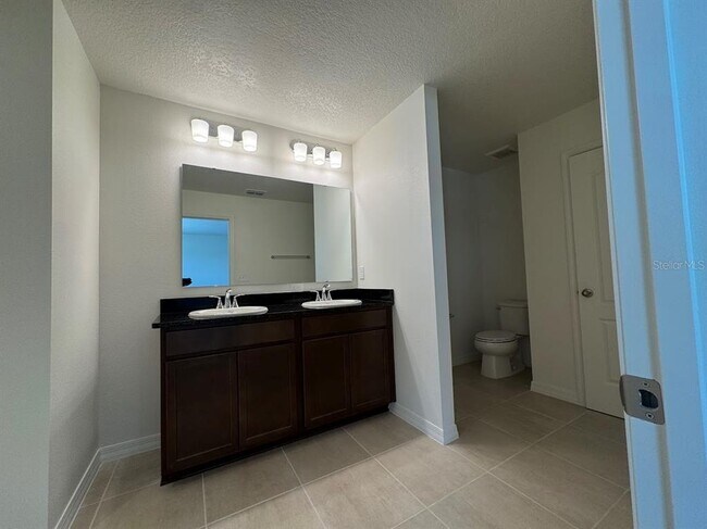 Building Photo - 2723 Plover St