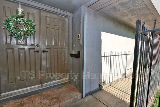 Building Photo - 3160 Watt Ave