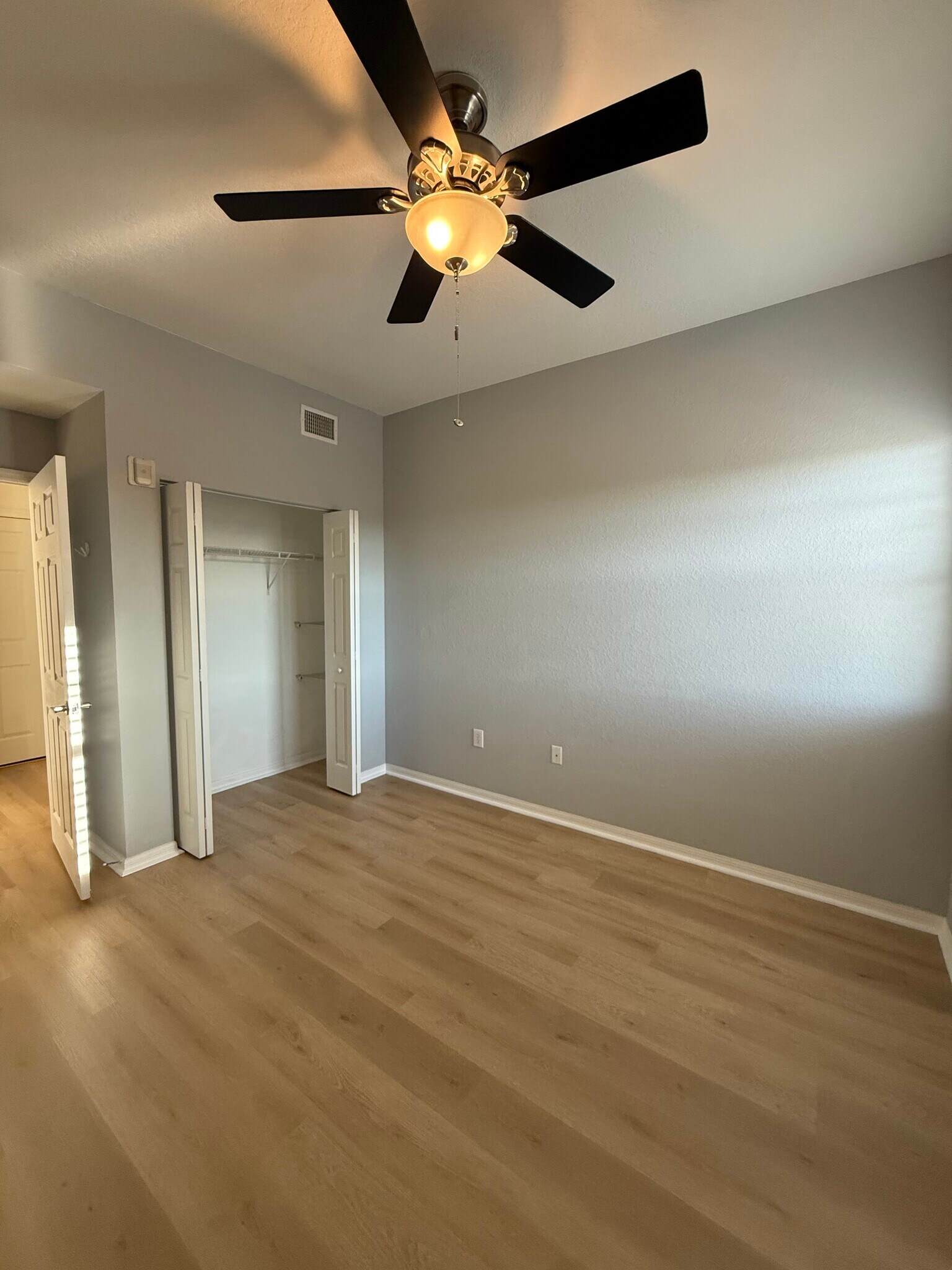 Guess Bedroom - 1064 N Tamiami Trl
