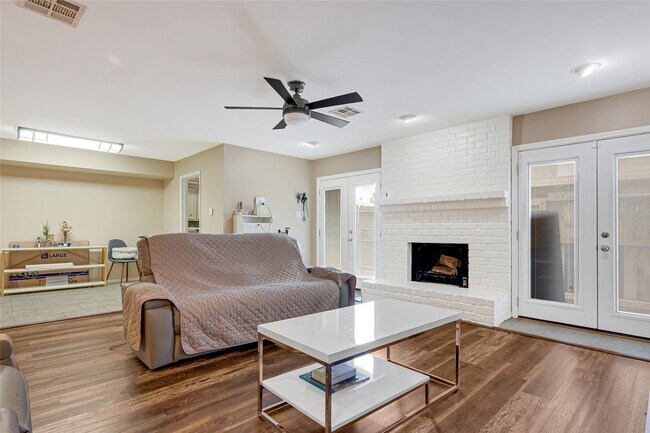 Building Photo - 14724 Perthshire Rd