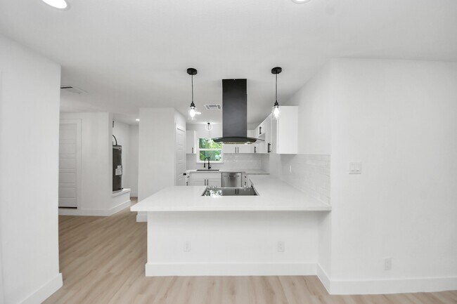 Building Photo - 11503 Duane St