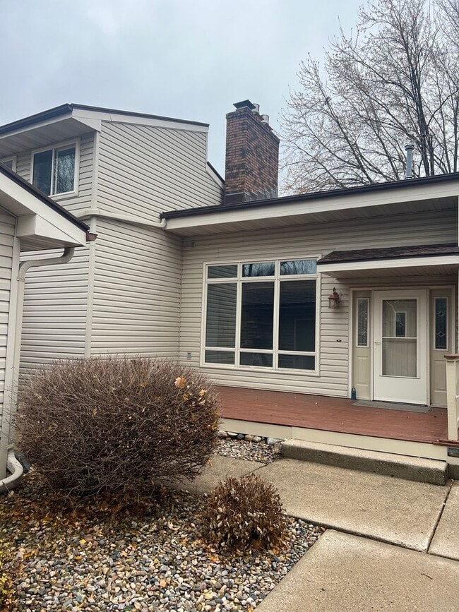 Building Photo - Townhome for Rent