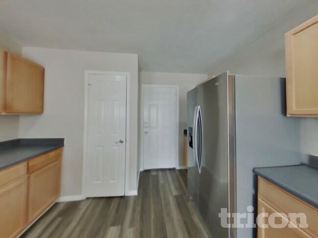 Building Photo - 5617 Victory Gallop Dr